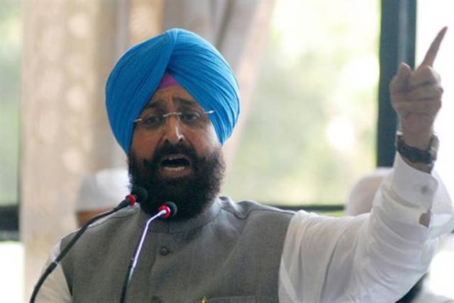 Modi govt move to reduce freight subsidy on fertilizers to hit farmers hard: Bajwa