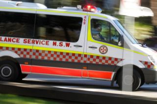 Man dies after falling from Darling Point apartment building