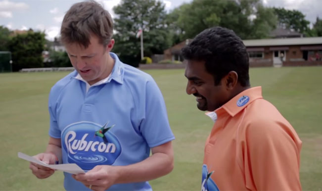 Muttiah Muralitharan and Graeme Swann face-off in 50 pence spin challenge