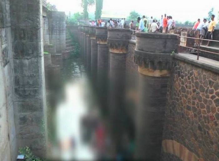 22 pilgrims killed after van falls into barrage in Andhra Pradesh