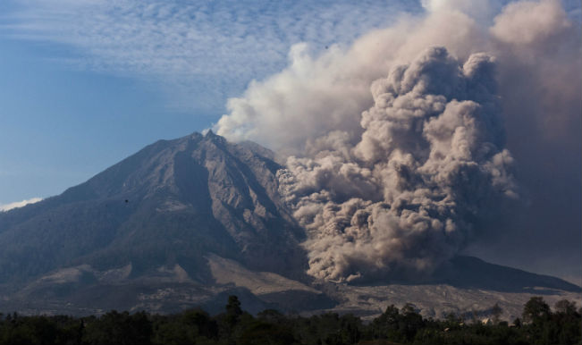 6,000 Indonesians evacuated over risk of volcanic eruption