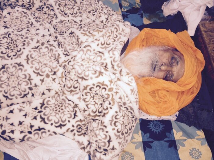 Police fails to abduct Bapu Surat Singh Khalsa