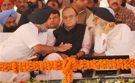Jaitely express deep concern about plight of farmers