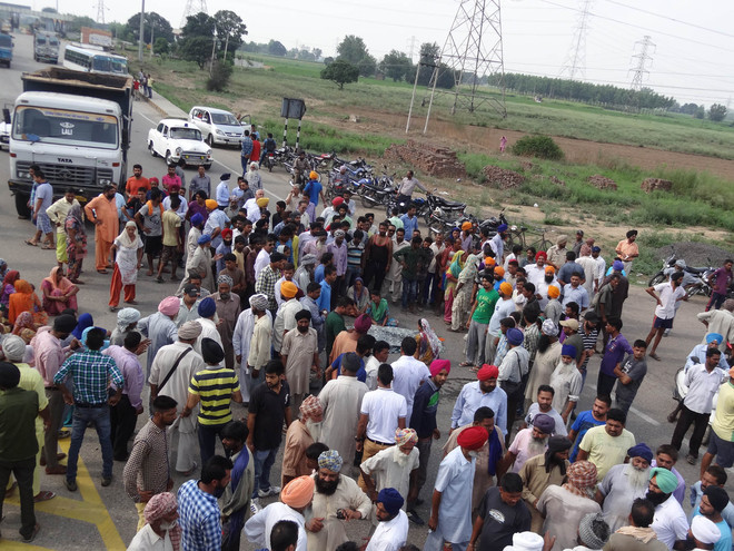Villagers allege inaction, hit out at Badals