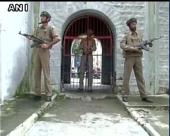 Security tightened in J-K after ceasefire violations by Pak