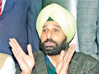 Congress demands resign from Punjab Minister for insulting National Flag
