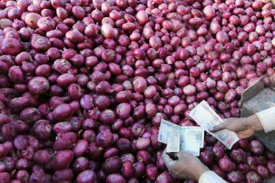 After onion, pulses price rises across India