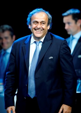 FA gives conditional backing to Platini for FIFA president