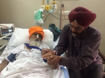 Bapu Surat Singh Khalsa’s Condition Worsens, Doctors Stop Force Feeding