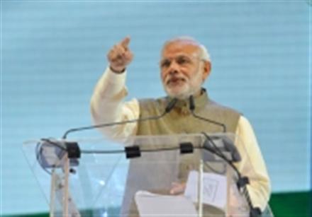 Modi lauds Malay Indians, announces $1 mn for students