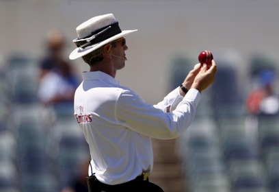 Umpire Llong moved to on-field duty for NZ-Lanka series