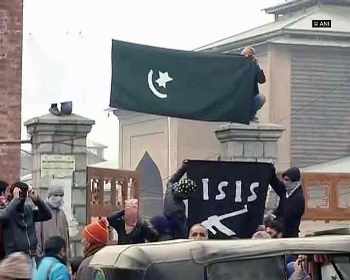 Hafiz Saeed posters, ISIS flags waved in Srinagar