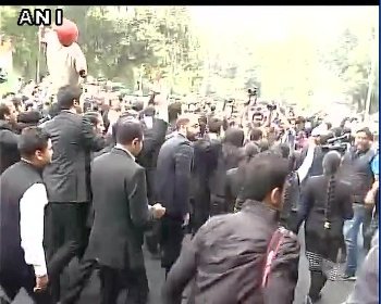 Lawyers protest against ‘anti-national’ sloganeering
