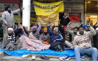 Punjab handicapped unemployeds demand to fill job quota, threaten fast unto death