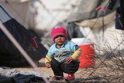 Syria welcomes UN aid to besieged towns as children eat grass to survive