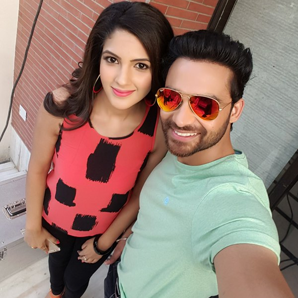 Straight from sets: Diljott and Nav Bajwa spotted shooting for ‘Punjabi 22 Nature’