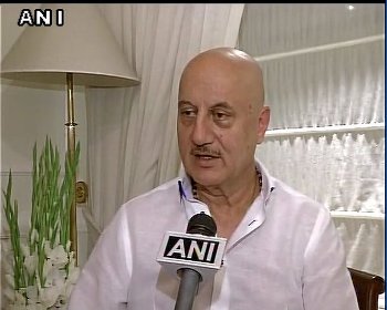 Anupam Kher urges JNU students to practice ‘freedom of expression’