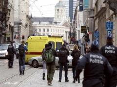 Paris attacks suspect Salah Abdeslam extradited to France