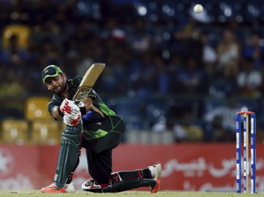 Pakistan drop `undisciplined` Shehzad, Akmal for England tour
