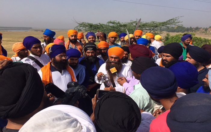 Sikh groups converge at Beas bridge to challenge Shiv Sena