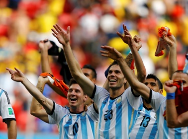 Record-breaking Messi leads Argentina into Copa America final