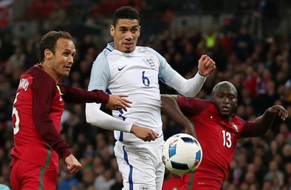 Smallings’ late winner helps England beat Portugal in last pre-Euro friendly