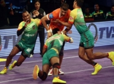 Pro Kabaddi League: Patna Pirates kick off title defence with emphatic win