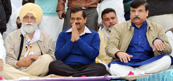 Kejriwal: Time to root out Badals, Capt