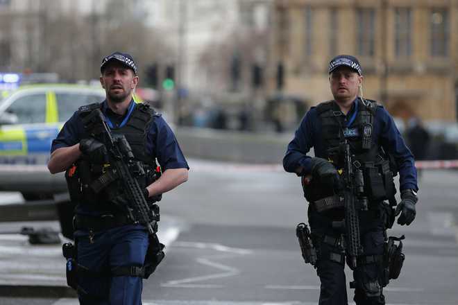 5 dead, 40 injured in UK Parliament ‘terrorist’ attack
