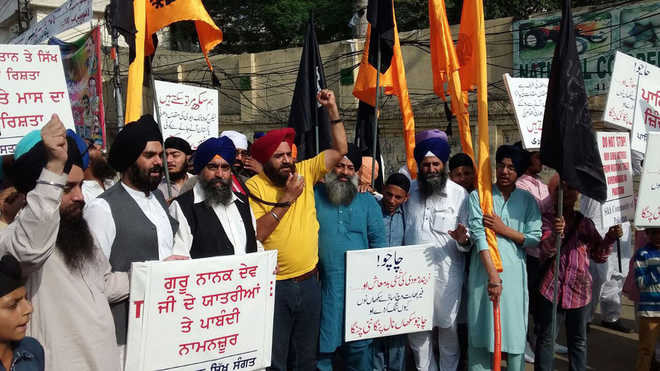 Jatha row: Pak Sikhs raise anti-India slogans