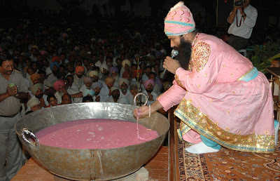 No takers for dera head’s controversial pink robe