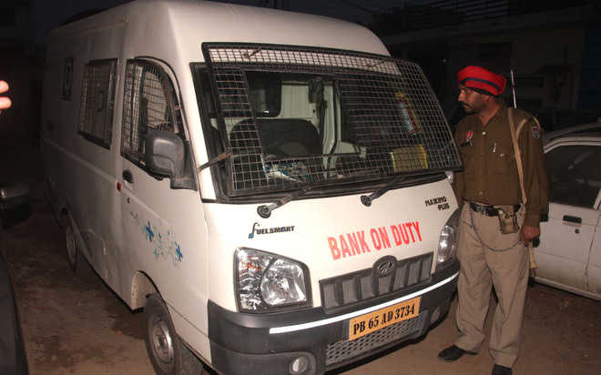 Rs 1.15 cr looted from van near Jalandhar; one held