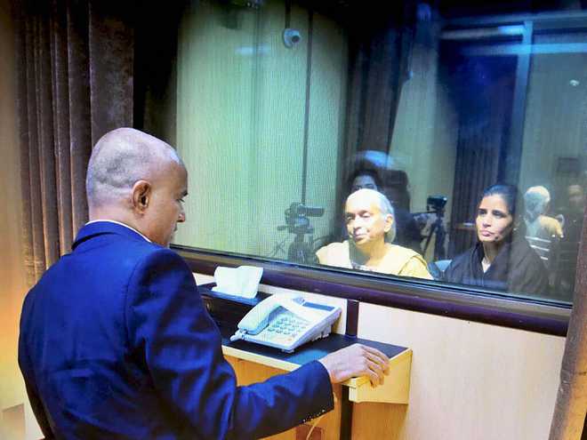 Jadhav meets mother, wife at Pak Foreign Affairs Ministry