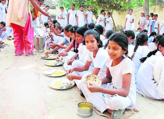 No grant, mid-day meal scheme comes to a halt