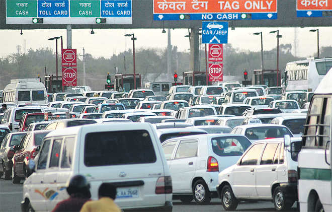 Govt: No toll if in queue for over three minutes