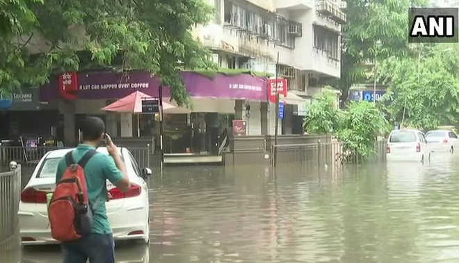 Heavy showers pound Mumbai, Thane; 5 killed in rain-related incidents