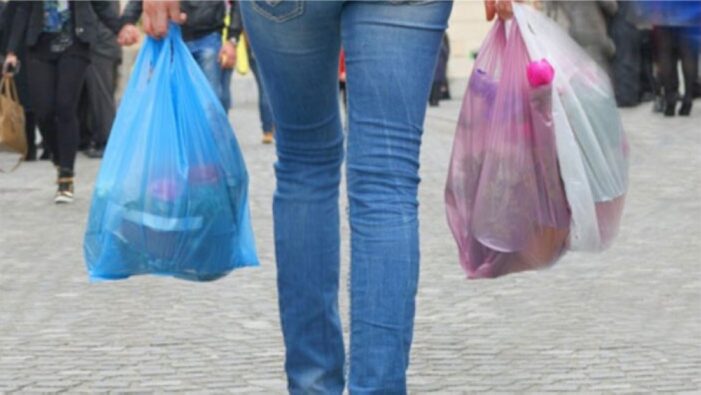 Plastic bags: Shop assistant ‘grabbed by throat’ as Australia ban starts