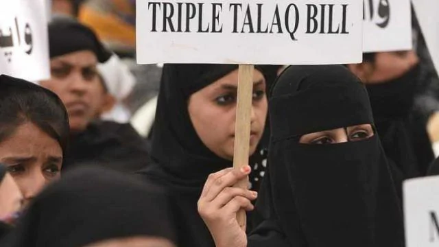 ਤਿੰਨ ਤਲਾਕ ਬਿਲ ਲੋਕ ਸਭਾ `ਚ ਪਾਸ, ਹੱਕ `ਚ 245 – ਵਿਰੋਧ `ਚ ਪਈਆਂ 11 ਵੋਟਾਂ ਤਿੰਨ ਤਲਾਕ ਬਿਲ ਲੋਕ ਸਭਾ `ਚ ਪਾਸ, ਹੱਕ `ਚ 245 – ਵਿਰੋਧ `ਚ ਪਈਆਂ 11 ਵੋਟਾਂ