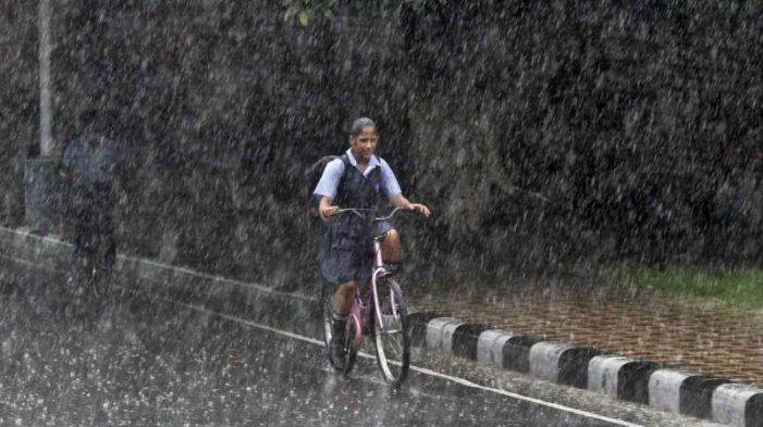 ਪੰਜਾਬ ਸਮੇਤ ਦੇਸ਼ ਦੇ 15 ਸੂਬਿਆਂ ‘ਚ ਭਾਰੀ ਬਾਰਿਸ਼ ਦਾ ਅਲਰਟ ਪੰਜਾਬ ਸਮੇਤ ਦੇਸ਼ ਦੇ 15 ਸੂਬਿਆਂ ‘ਚ ਭਾਰੀ ਬਾਰਿਸ਼ ਦਾ ਅਲਰਟ