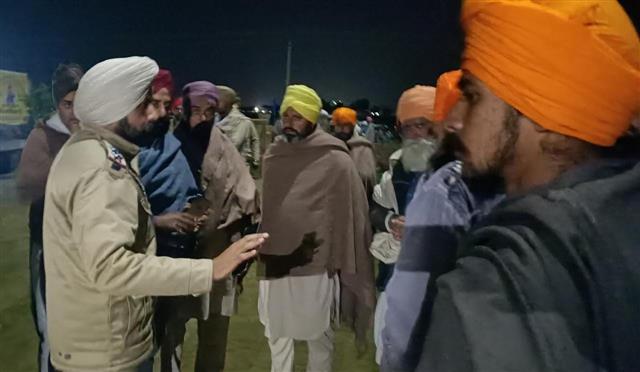 ਮਲੋਟ ਦੇ ਪਿੰਡ ਈਨਖੇੜਾ ’ਚ ਗੁਰੂ ਗ੍ਰੰਥ ਸਾਹਿਬ ਦੀ ਬੇਅਦਬੀ ਦੀ ਕੋਸ਼ਿਸ਼