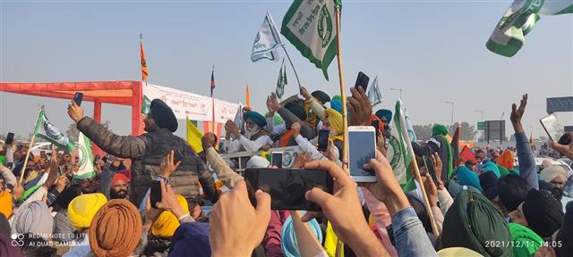 ਦਿੱਲੀ ਤੋਂ ਜਿੱਤ ਕੇ ਪਰਤੇ ਕਿਸਾਨਾਂ ਦਾ ਫਤਹਿ ਮਾਰਚ ਪੰਜਾਬ ਪੁੱਜਿਆ