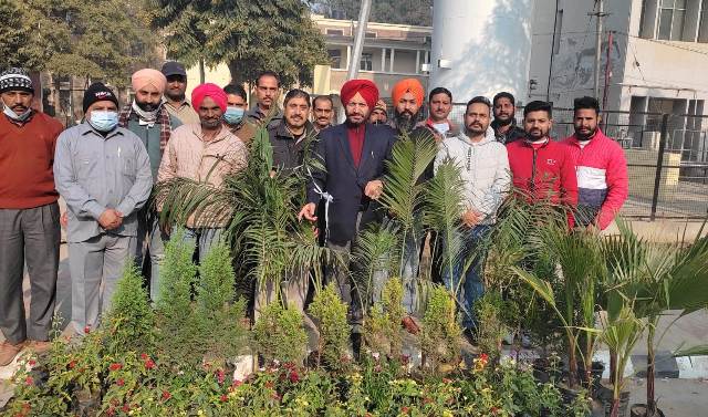 ਨਵੀਂ ਪਹਿਲਕਦਮੀ: ਰਜਿੰਦਰਾ ਹਸਪਤਾਲ ’ਚ ਬੂਟੇ ਲਗਾ ਕੇ ਮਨਾਇਆ ਨਵਾਂ ਸਾਲ