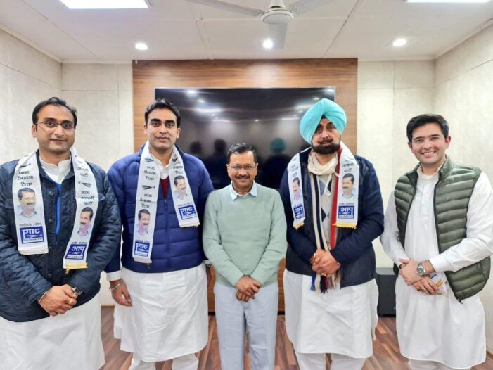 ਕਾਂਗਰਸੀ ਨੇਤਾ ਜਗਮੋਹਨ ਕੰਗ ਆਪਣੇ ਪੁੱਤਰਾਂ ਸਣੇ ਆਪ ਵਿੱਚ ਸ਼ਾਮਲ