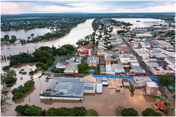 Sydney braces for flash floods as rain disaster moves south
