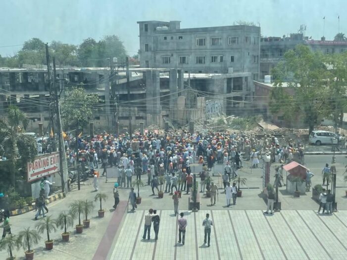 ਪਟਿਆਲਾ ’ਚ ਬੇਹੱਦ ਤਣਾਅਪੂਰਨ ਹੋਏ ਹਾਲਾਤ, ਪੁਲਸ ਨੇ ਕੀਤੇ ਹਵਾਈ ਫਾਇਰ