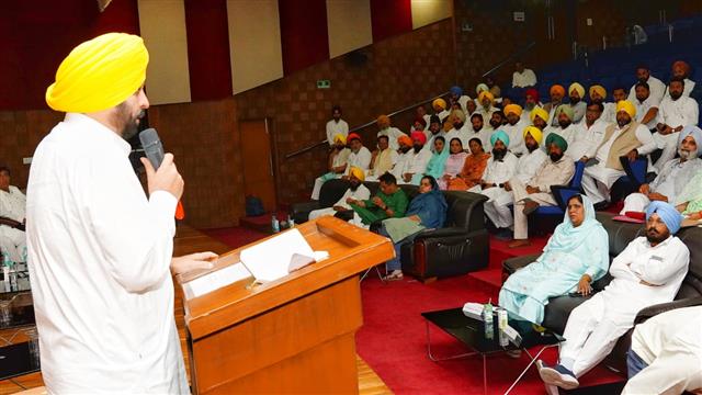 ਭਗਵੰਤ ਸਿੰਘ ਮਾਨ ਨੇ ‘ਆਪ’ ਵਿਧਾਇਕਾਂ ਨਾਲ ਚਰਚਾ ਕੀਤੀ