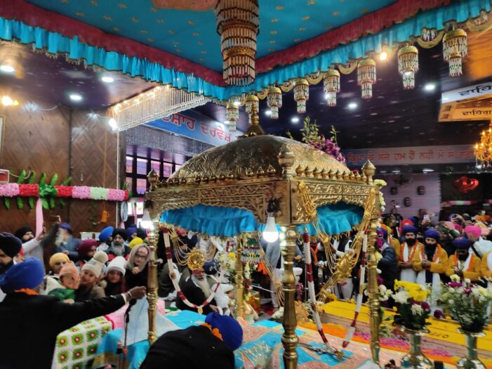 ਗੁਰਦੁਆਰਾ ਸ੍ਰੀ ਹੇਮਕੁੰਟ ਸਾਹਿਬ ਦੇ ਕਿਵਾੜ ਖੁੱਲ੍ਹੇ, ਵੱਡੀ ਗਿਣਤੀ ’ਚ ਸੰਗਤ ਪੁੱਜੀ