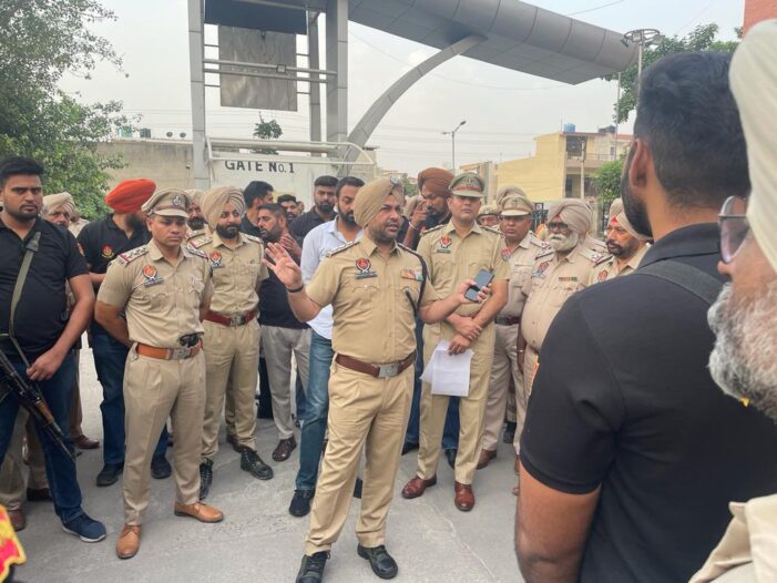 ਤਿੰਨ ਜ਼ਿਲ੍ਹਿਆਂ ਦੀ ਪੁਲੀਸ ਨੇ ਮੁਹਾਲੀ ’ਚ ਚਲਾਈ ਤਲਾਸ਼ੀ ਮੁਹਿੰਮ, 20 ਵਿਅਕਤੀ ਕਾਬੂ