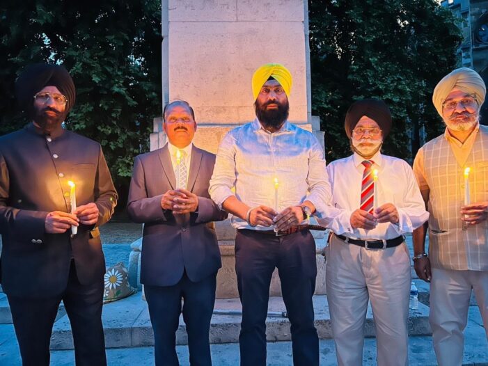 ਪੰਜਾਬੀ ਭਾਸ਼ਾ ਚੇਤਨਾ ਬੋਰਡ ਯੂਕੇ ਨੇ ਮੋਮਬੱਤੀਆਂ ਜਗਾ ਕੇ ਸਾਰਾਗੜ੍ਹੀ ਦੇ ਸ਼ਹੀਦਾਂ ਤੇ 1947 ਕਤਲੇਆਮ ਦੇ ਪੀੜਤਾਂ ਨੂੰ ਯਾਦ ਕੀਤਾ ਪੰਜਾਬੀ ਭਾਸ਼ਾ ਚੇਤਨਾ ਬੋਰਡ ਯੂਕੇ ਨੇ ਮੋਮਬੱਤੀਆਂ ਜਗਾ ਕੇ ਸਾਰਾਗੜ੍ਹੀ ਦੇ ਸ਼ਹੀਦਾਂ ਤੇ 1947 ਕਤਲੇਆਮ ਦੇ ਪੀੜਤਾਂ ਨੂੰ ਯਾਦ ਕੀਤਾ