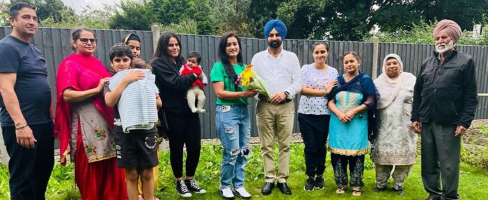 ਯੂਕੇ: ਗਾਇਕਾ ਤੇ ਅਦਾਕਾਰਾ ਰਾਜ ਕੌਰ ਦਾ ਵਿਸ਼ੇਸ਼ ਸਨਮਾਨ ਯੂਕੇ: ਗਾਇਕਾ ਤੇ ਅਦਾਕਾਰਾ ਰਾਜ ਕੌਰ ਦਾ ਵਿਸ਼ੇਸ਼ ਸਨਮਾਨ